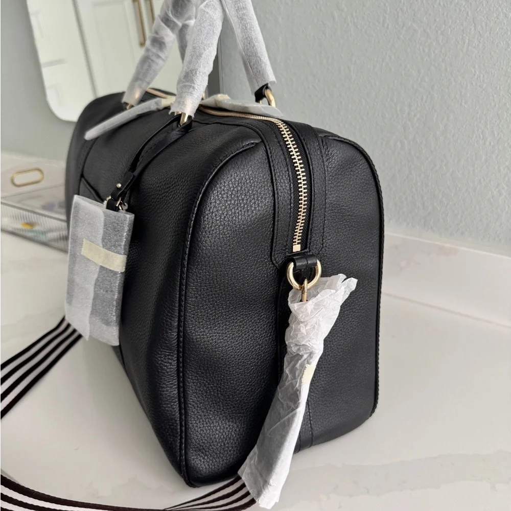 RARE NWT Henri Bendel Noho Overnight bag - black pebbled leather. - Picture 5 of 9